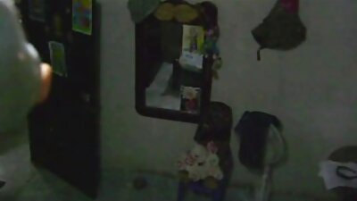 Tiny Teen ले उनको लागि धेरै ठूलो Cock Way लिन्छ
